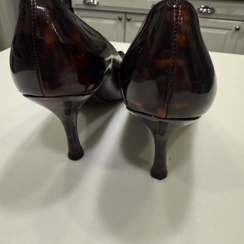 EUC Stuart Weitzman Patent Tortoise Shell Heels (size 7.5) - Picture 5 of 11